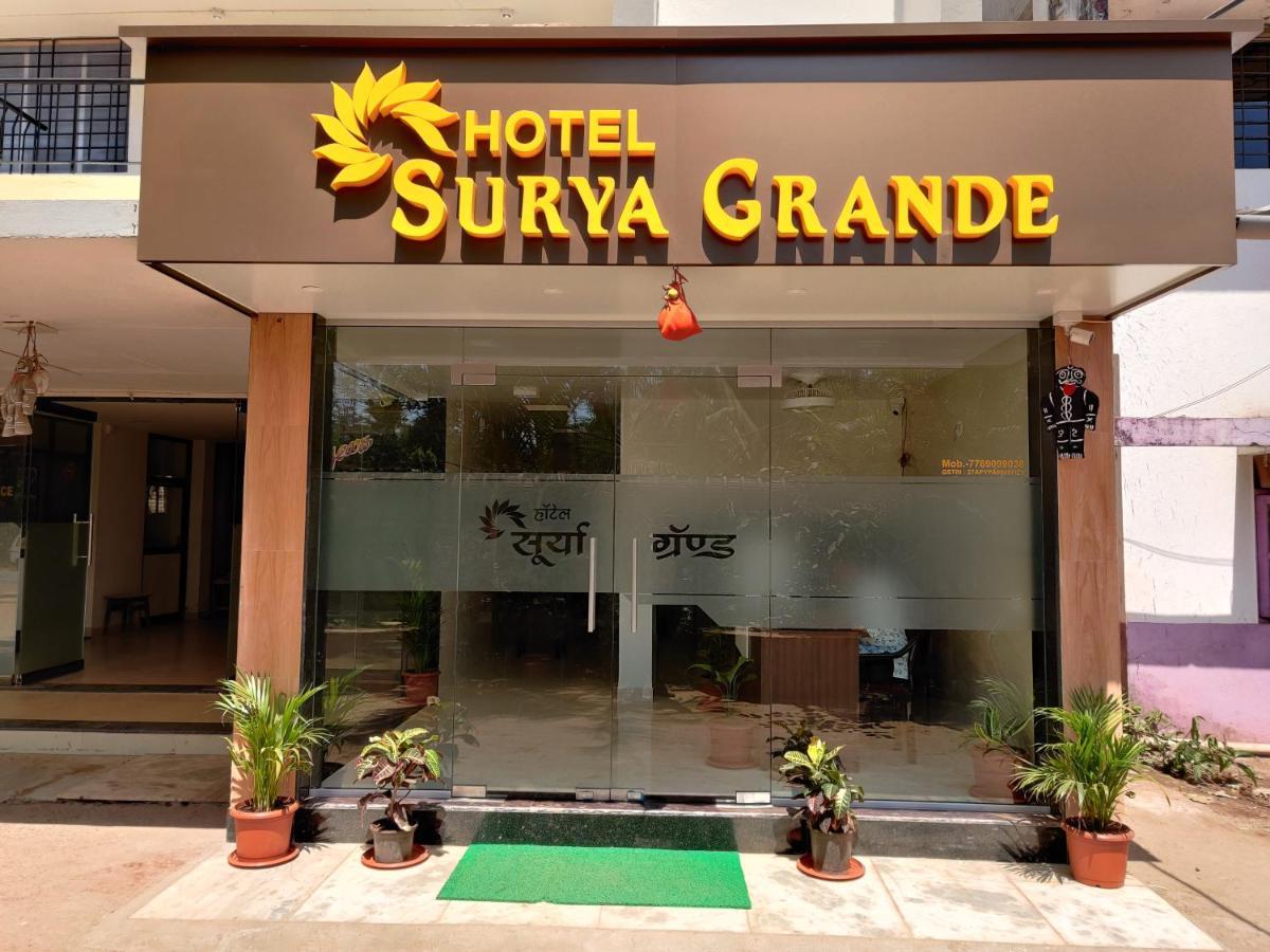 Hotel Surya Grande Kudal  Экстерьер фото