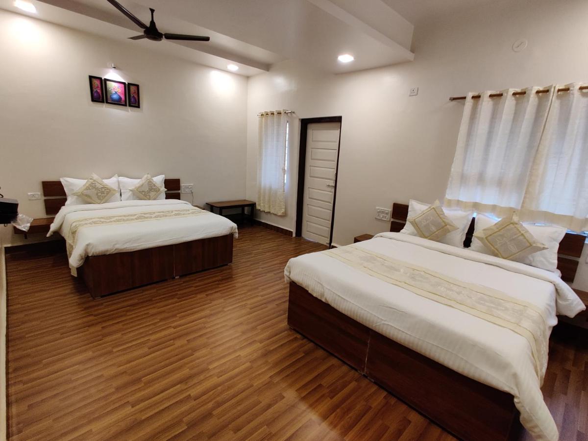 Hotel Surya Grande Kudal  Экстерьер фото